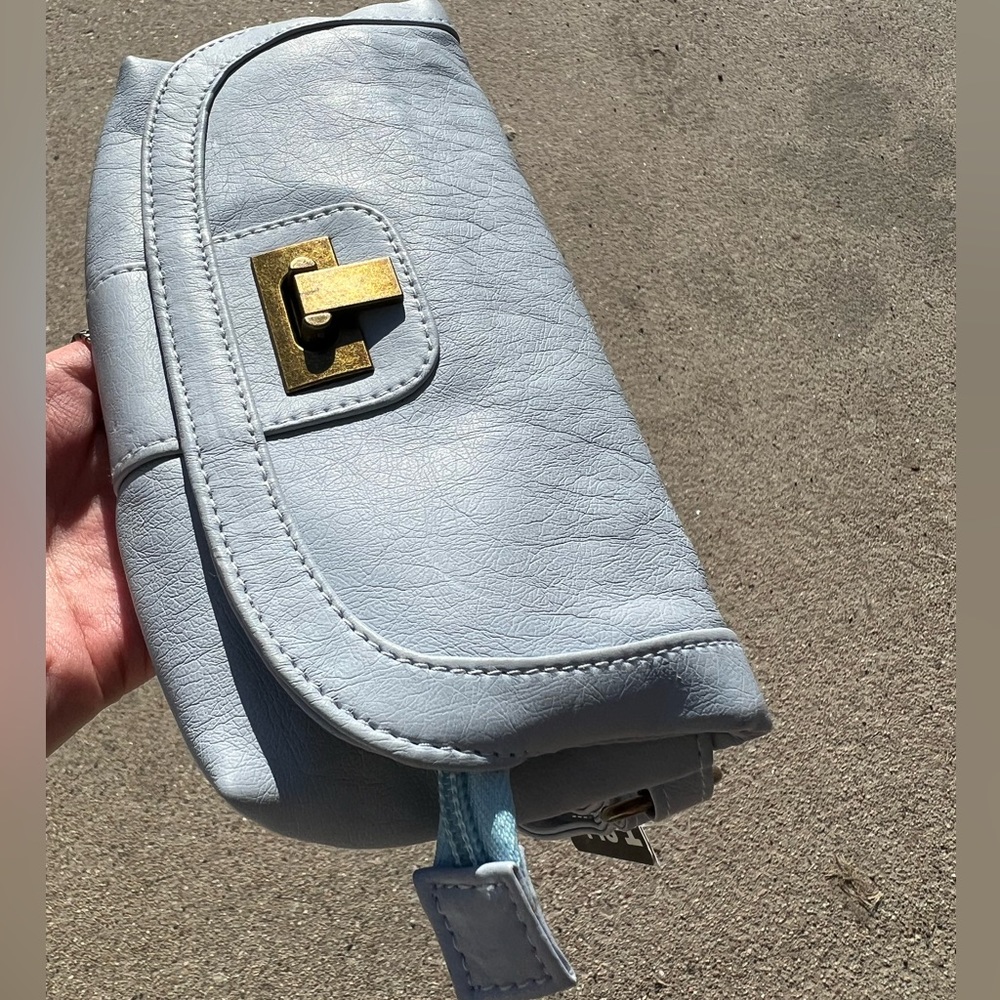 Periwinkle T-Shirt & Jeans Wallet.